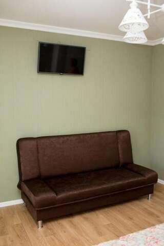 Гостевой дом Пани Яроцька Евпатория Трехместный номер с видом на море-4